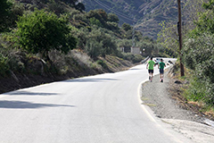 El Ayuntamiento construir un sendero peatonal en la carretera de Flores